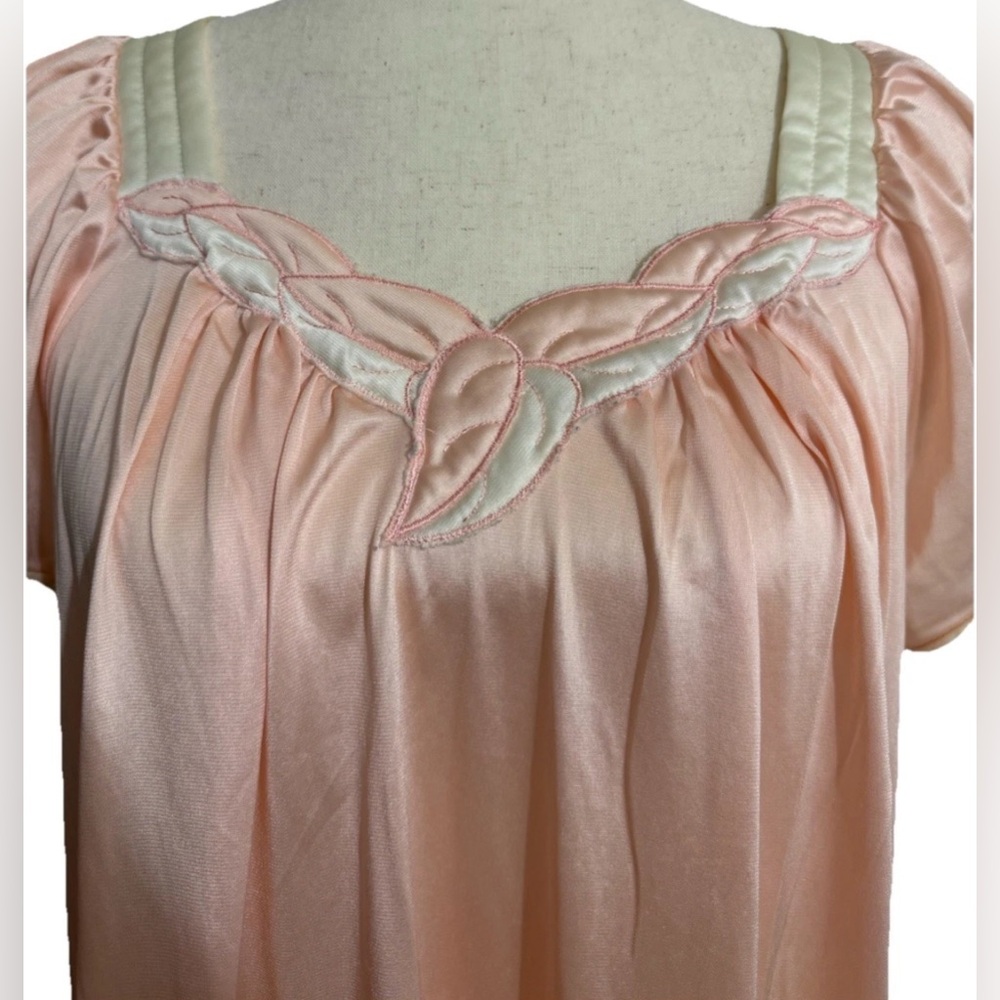 Vanity Fair Vintage Short Sleeve Nightgown Medium